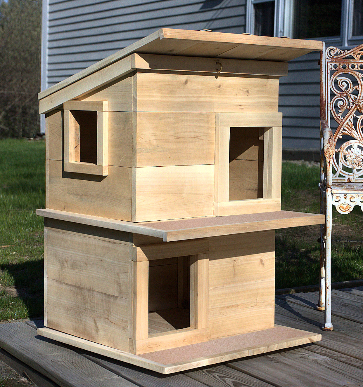 heated outdoor cat house